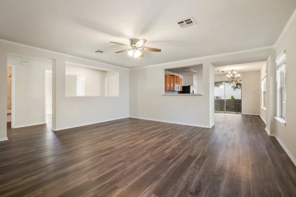 13312 Vizquel Loop Del Valle, TX 78617