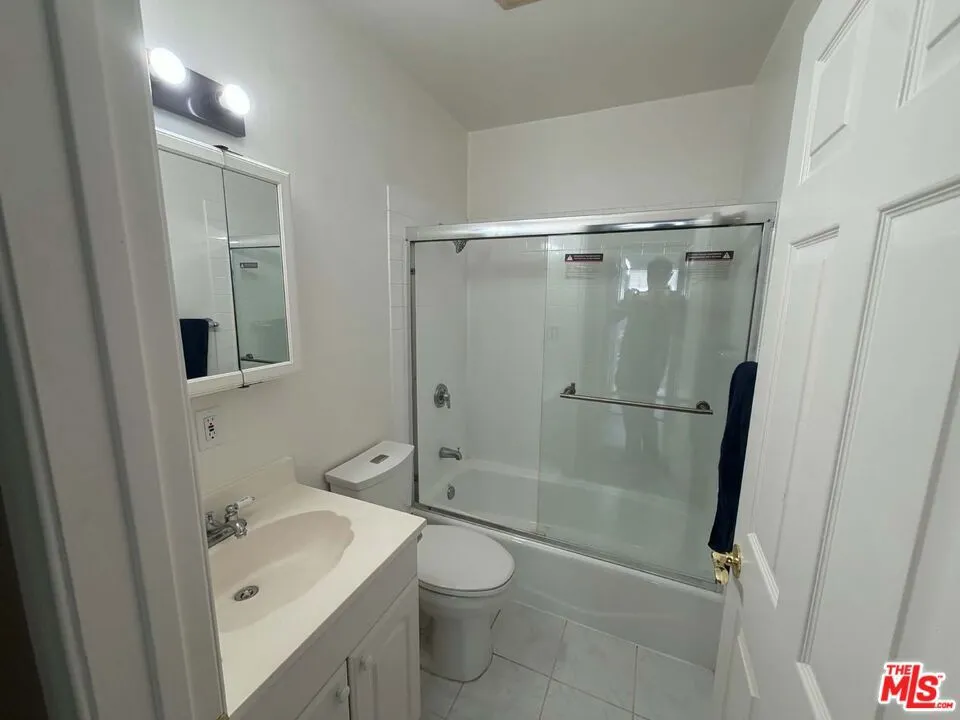 3283 Kelton Avenue Los Angeles, CA 90034