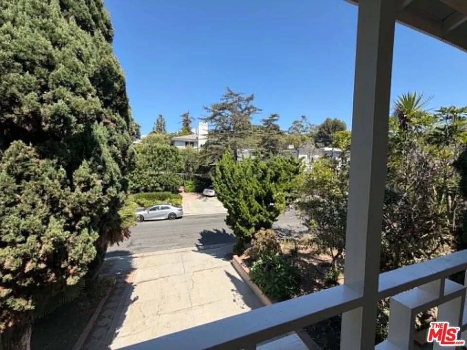 3283 Kelton Avenue Los Angeles, CA 90034