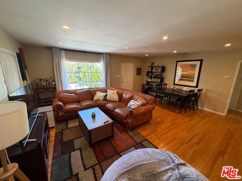 3283 Kelton Avenue Los Angeles, CA 90034