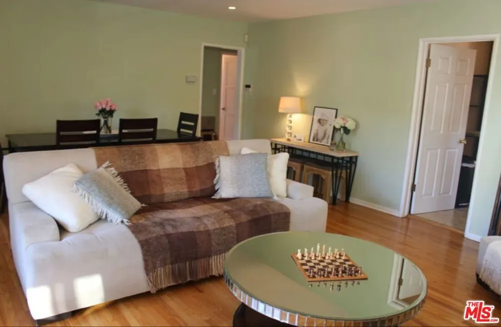 3283 Kelton Avenue Los Angeles, CA 90034