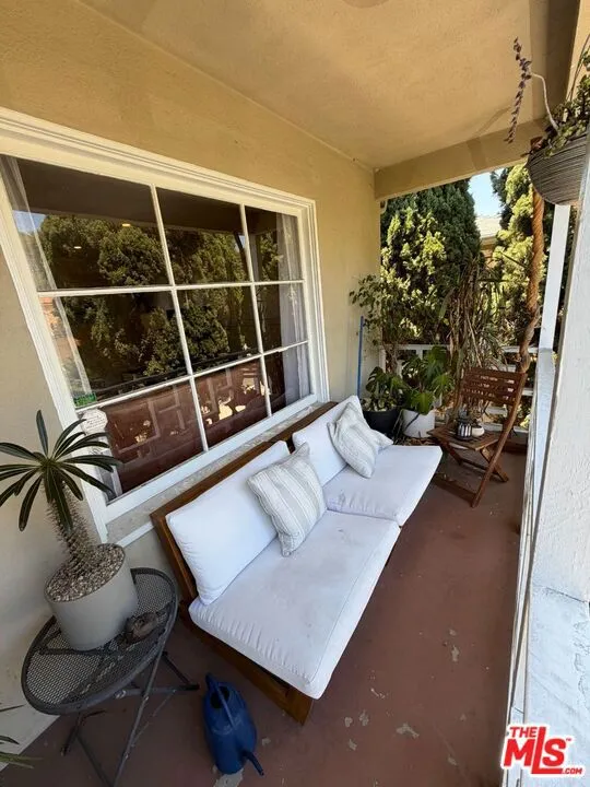 3283 Kelton Avenue Los Angeles, CA 90034