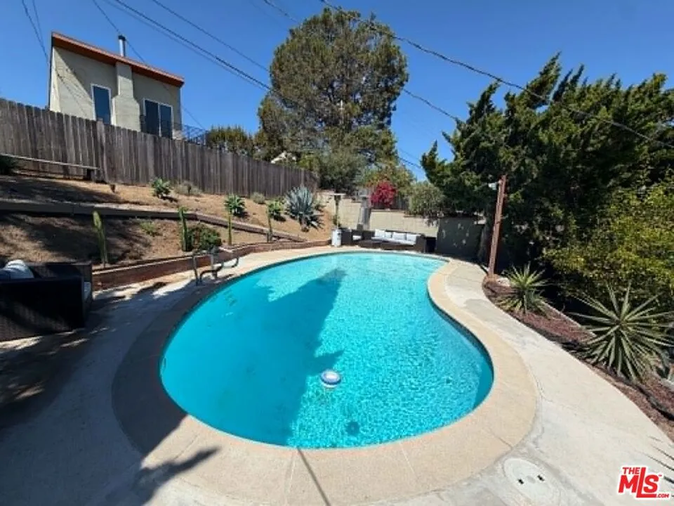 3283 Kelton Avenue Los Angeles, CA 90034