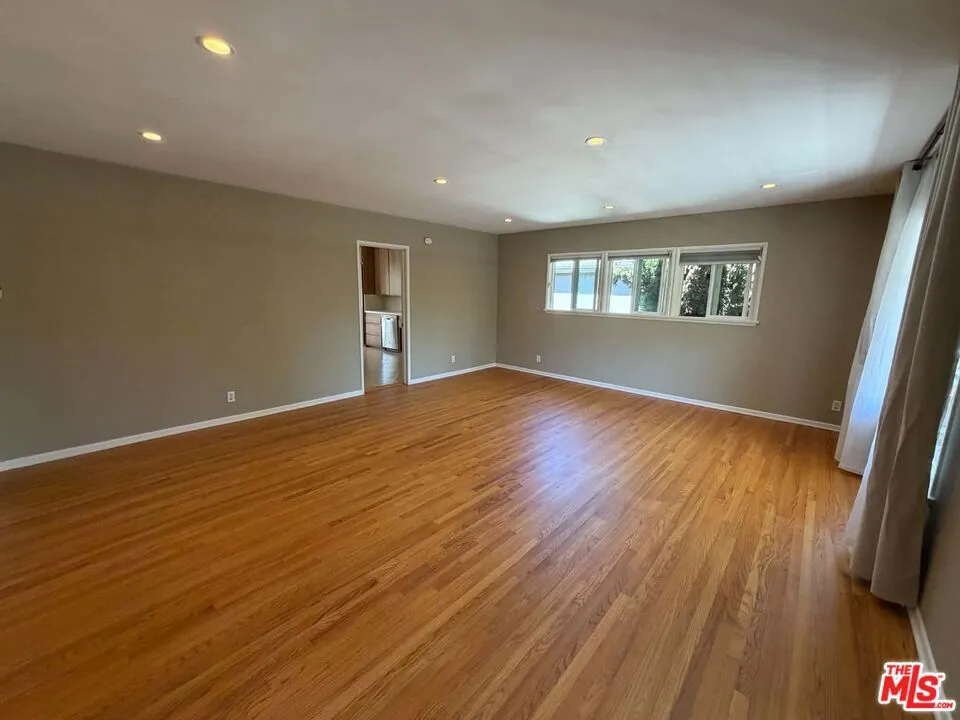 3283 Kelton Avenue Los Angeles, CA 90034
