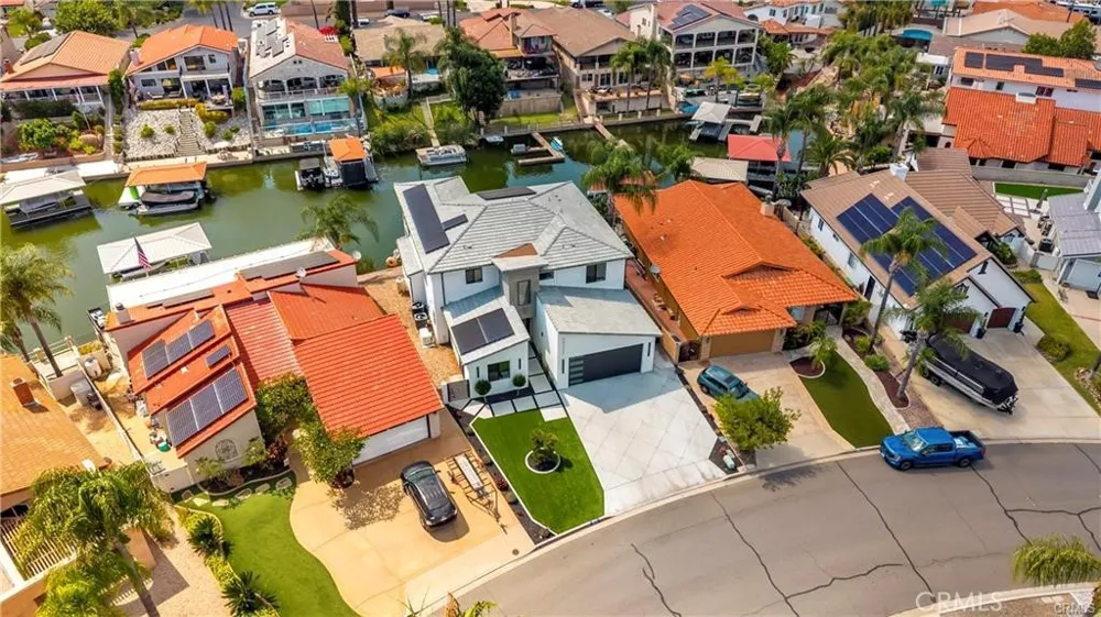 30327 Sea Horse Circle Canyon Lake, CA 92587