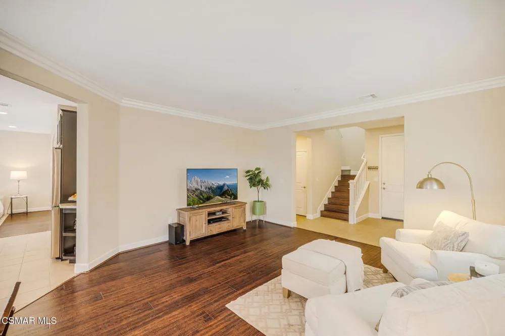 7091 Oswego Court Moorpark, CA 93021