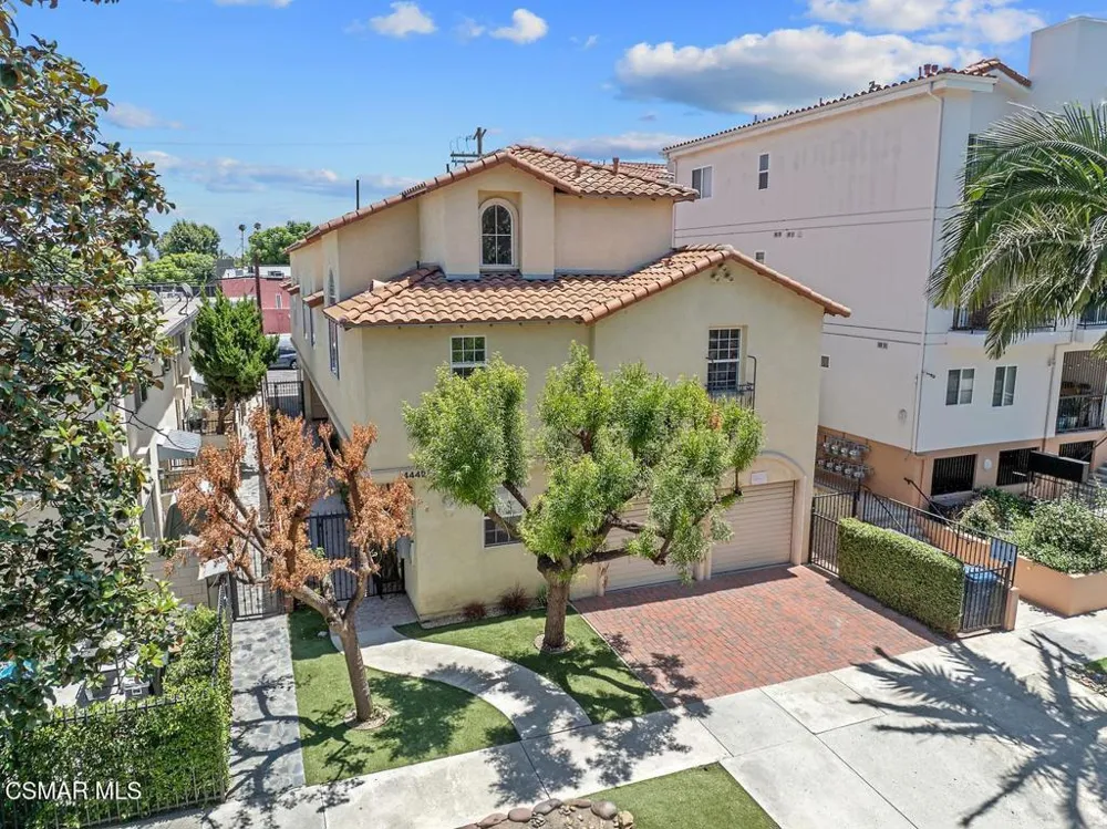 4442 Vista Del Monte Avenue #2 Sherman Oaks, CA 91403