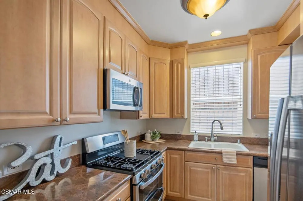 4442 Vista Del Monte Avenue #2 Sherman Oaks, CA 91403