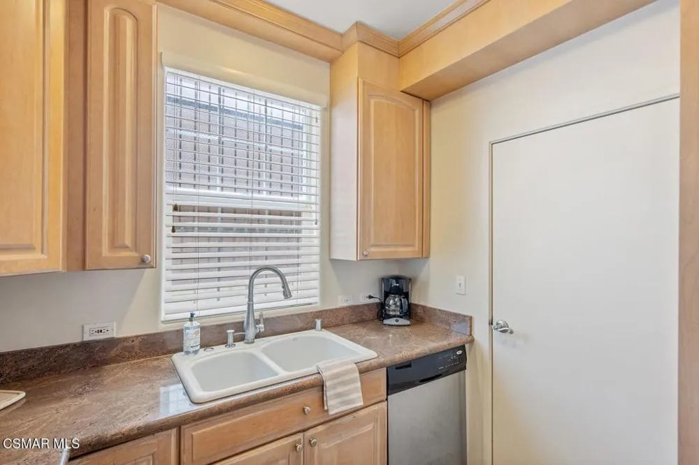 4442 Vista Del Monte Avenue #2 Sherman Oaks, CA 91403