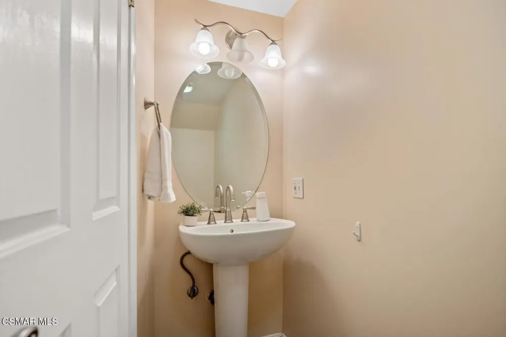 4442 Vista Del Monte Avenue #2 Sherman Oaks, CA 91403