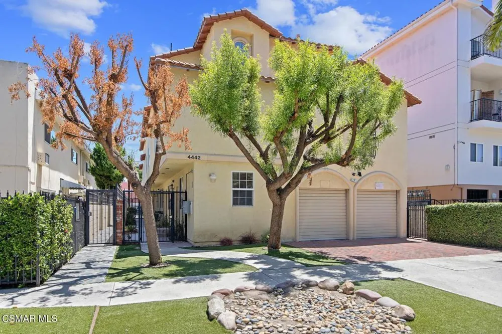 4442 Vista Del Monte Avenue #2 Sherman Oaks, CA 91403