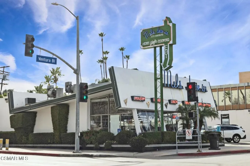 4442 Vista Del Monte Avenue #2 Sherman Oaks, CA 91403