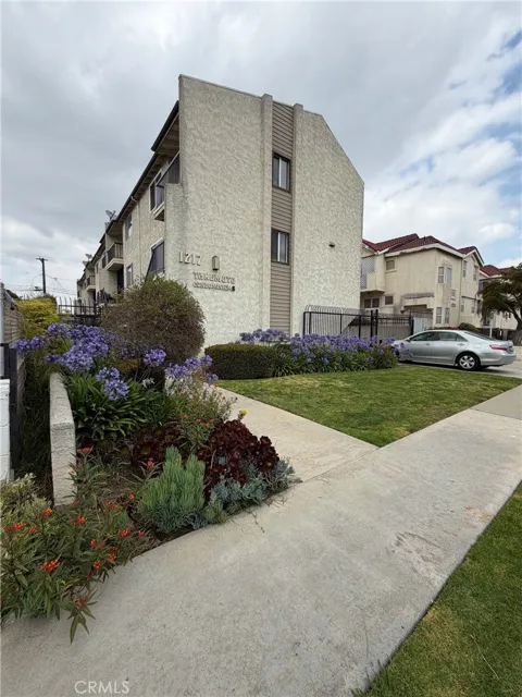1217 W 168th