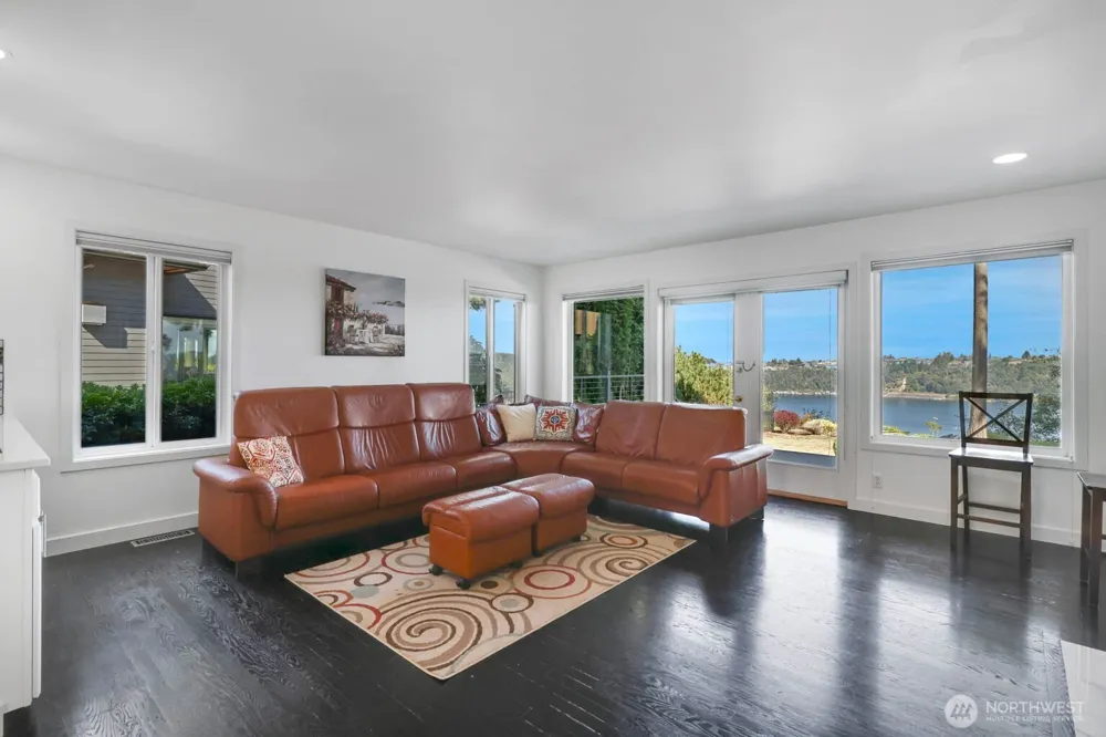 3319 9th Ave Ct NW Gig Harbor, WA 98335