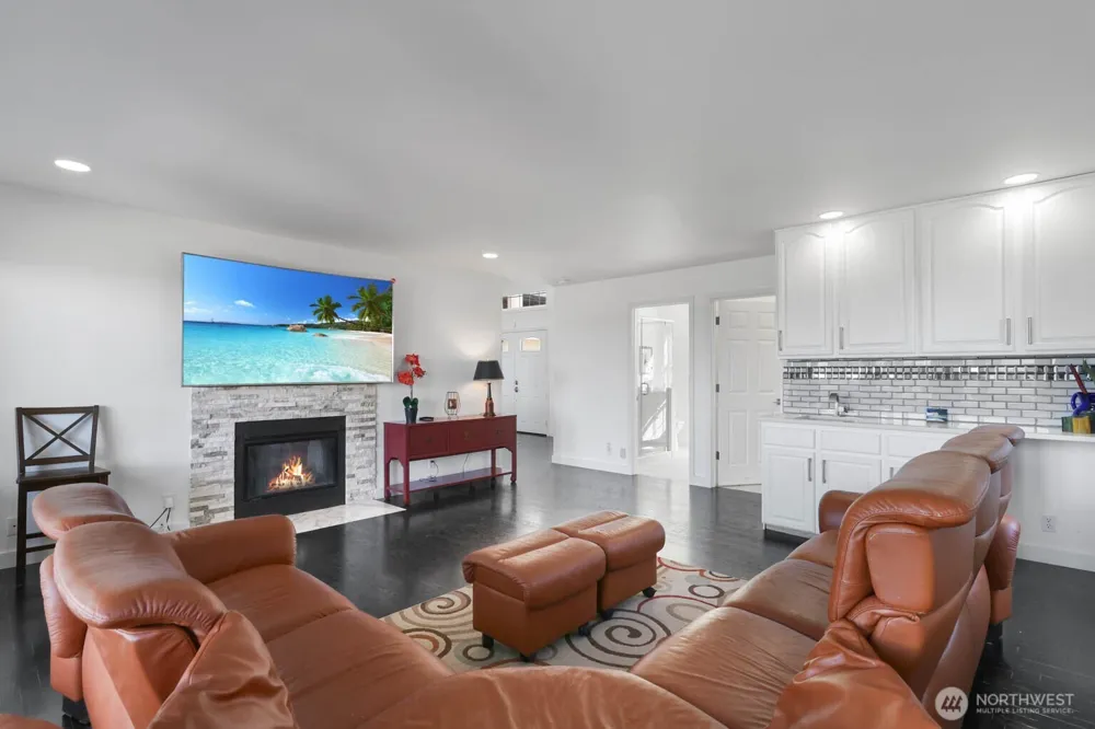 3319 9th Ave Ct NW Gig Harbor, WA 98335