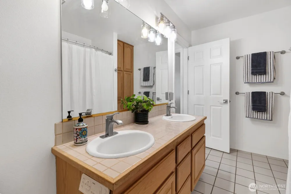 3319 9th Ave Ct NW Gig Harbor, WA 98335