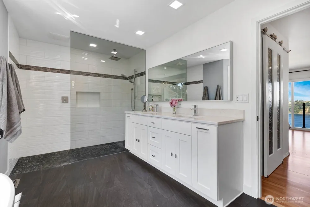 3319 9th Ave Ct NW Gig Harbor, WA 98335