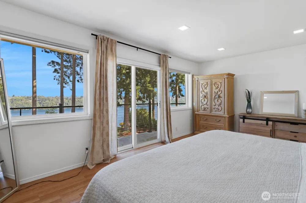3319 9th Ave Ct NW Gig Harbor, WA 98335