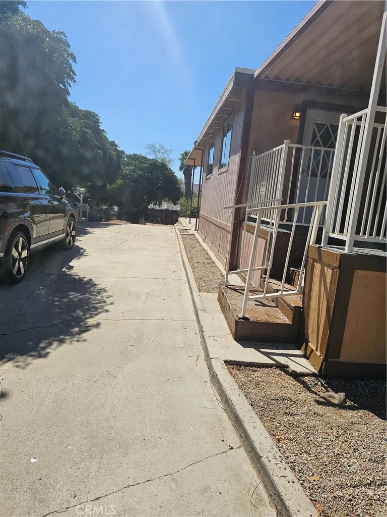 22735 Lukens Lane Perris, CA 92570