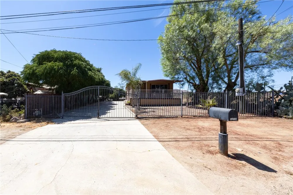 22735 Lukens Lane Perris, CA 92570