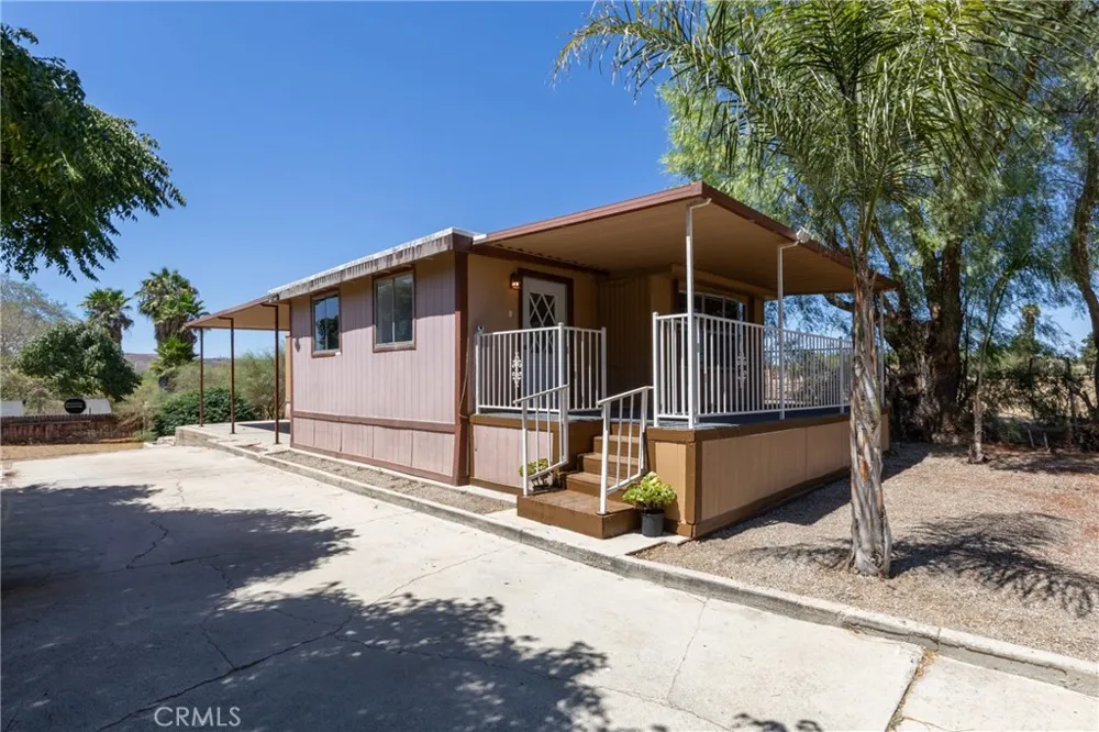 22735 Lukens Lane Perris, CA 92570
