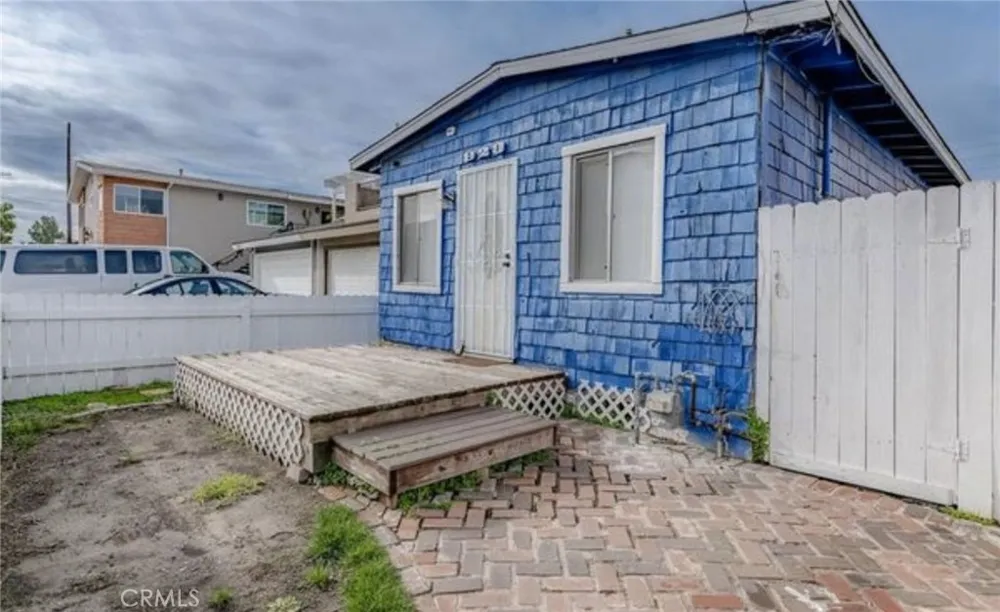 923 Alabama Street Huntington Beach, CA 92648