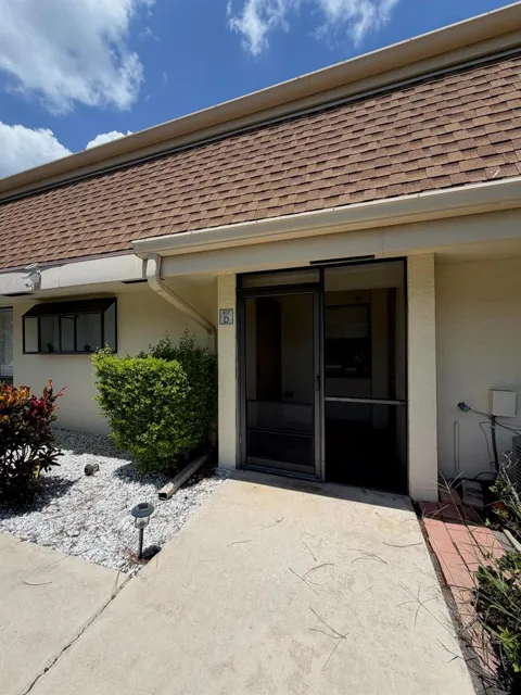 107 HALF MOON CIRCLE #D