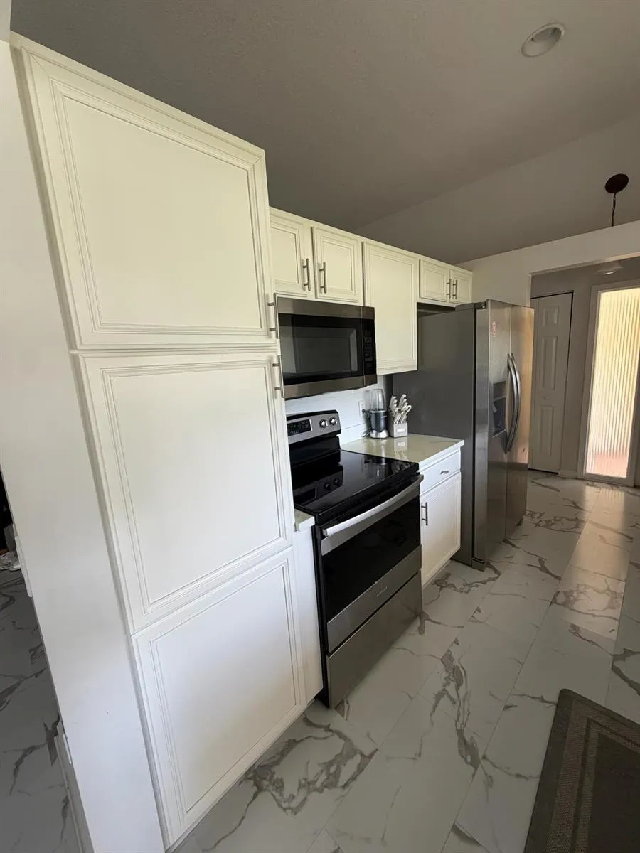 107 HALF MOON CIRCLE #D Jupiter, FL 33458