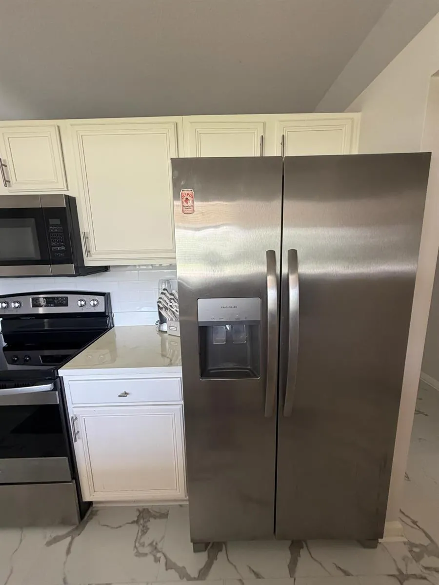 107 HALF MOON CIRCLE #D Jupiter, FL 33458