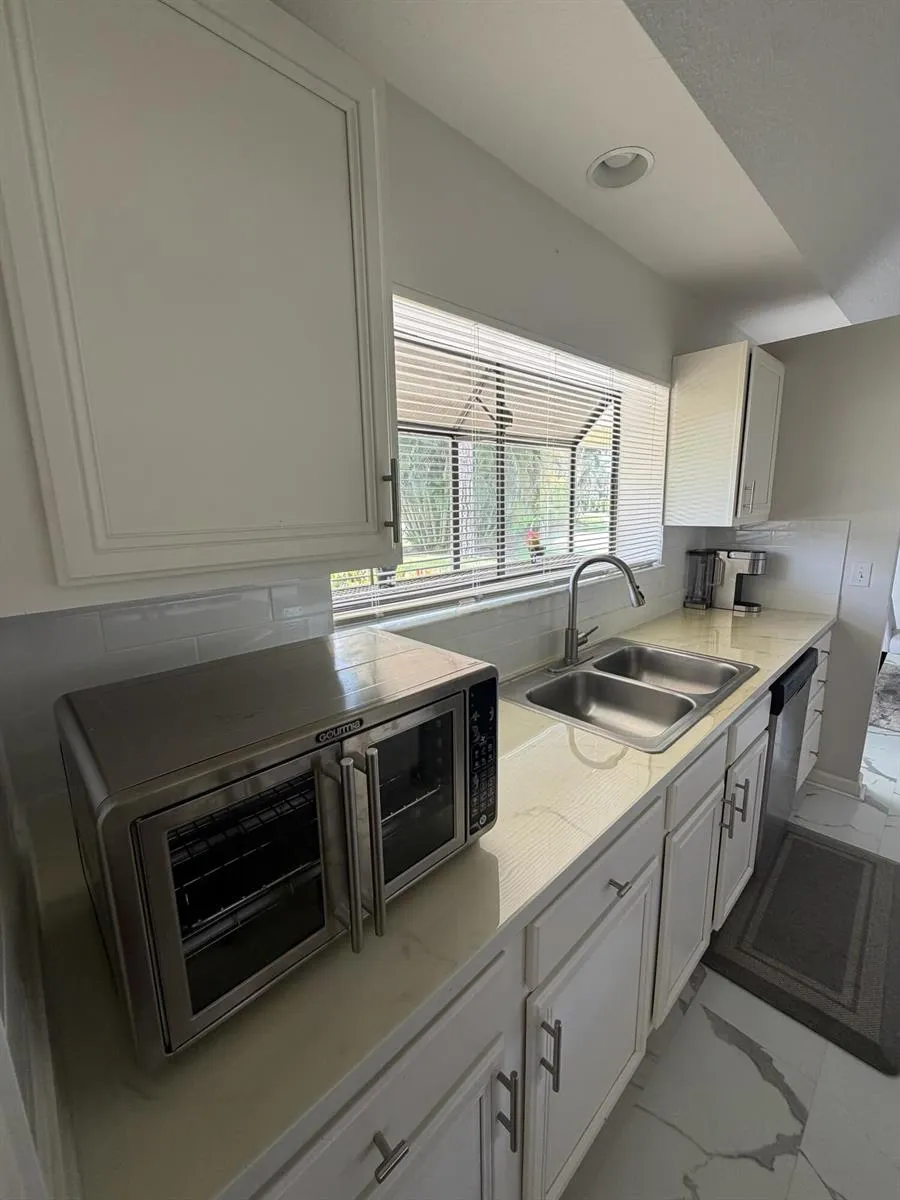 107 HALF MOON CIRCLE #D Jupiter, FL 33458