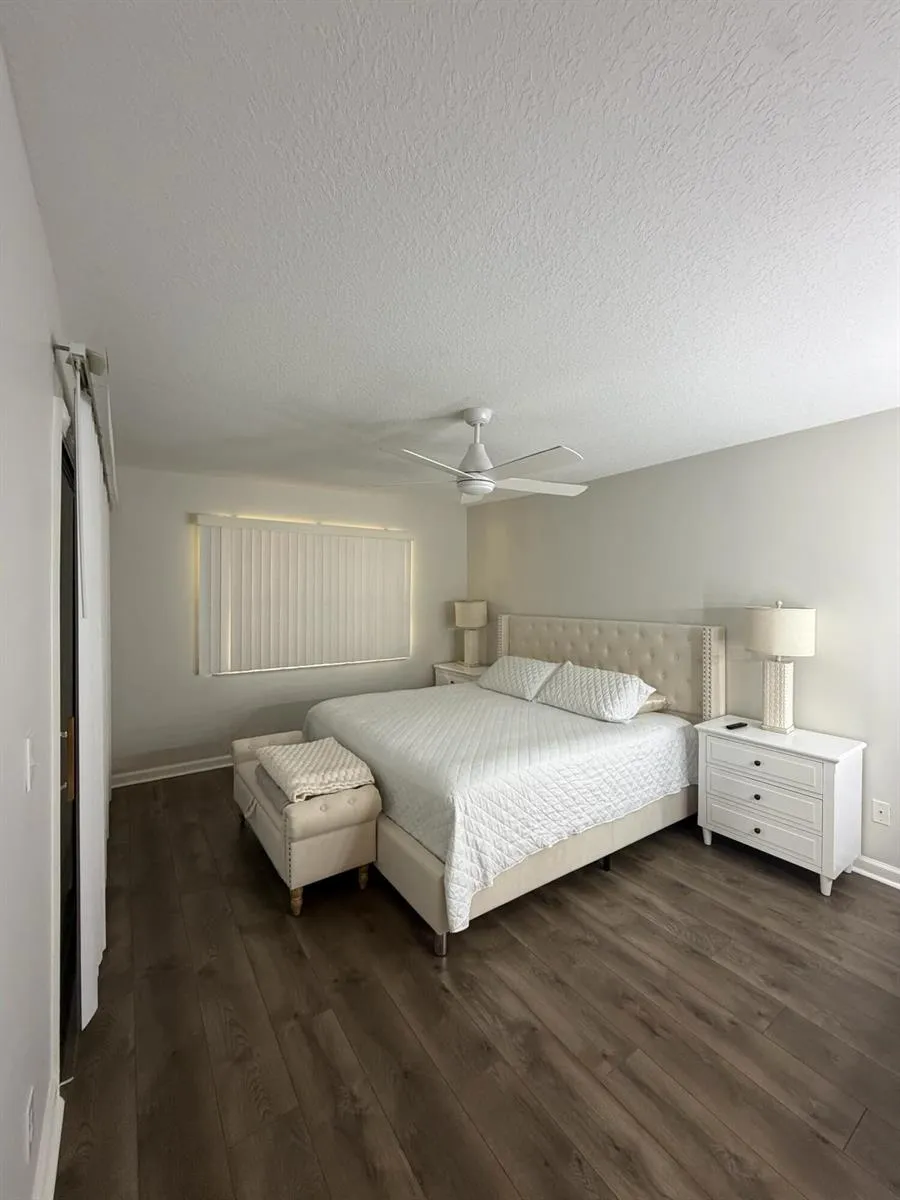 107 HALF MOON CIRCLE #D Jupiter, FL 33458