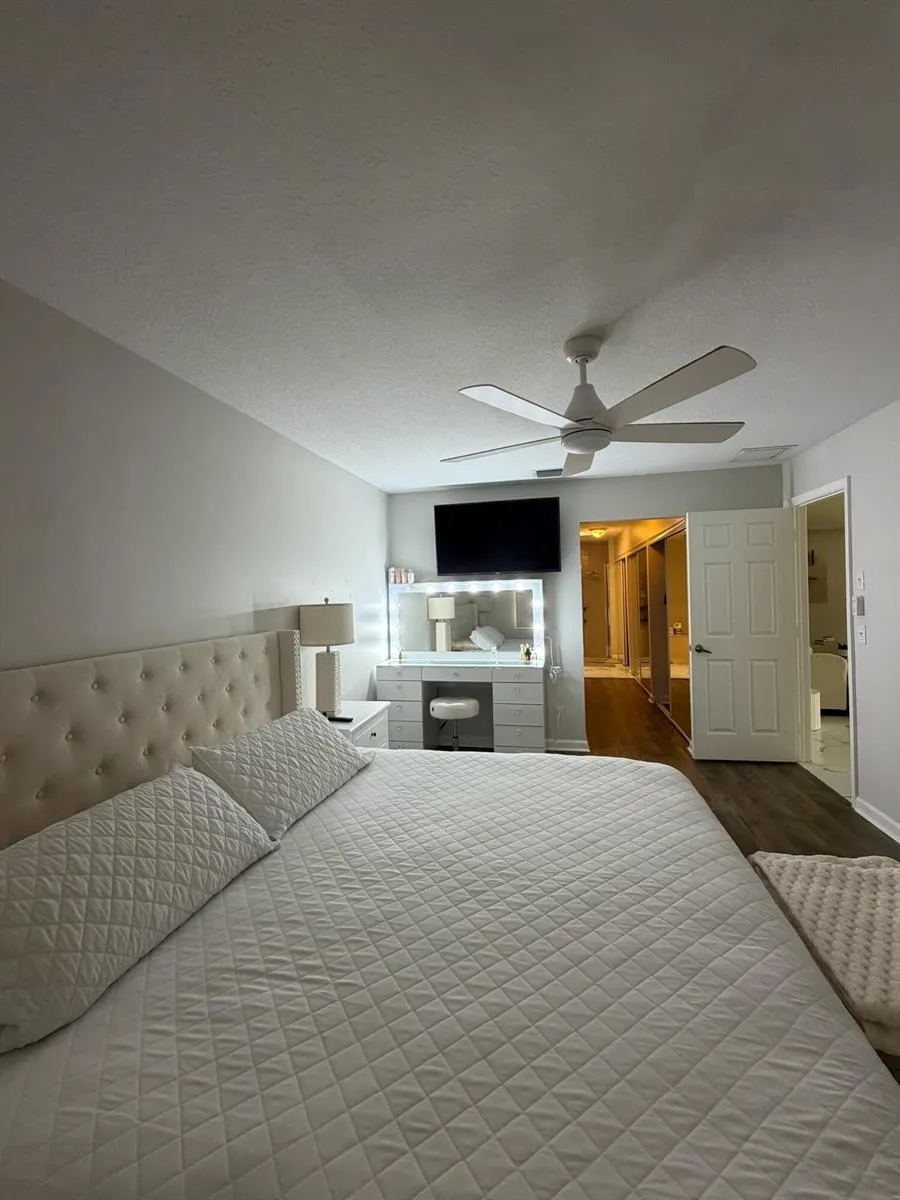 107 HALF MOON CIRCLE #D Jupiter, FL 33458