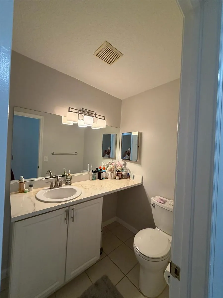 107 HALF MOON CIRCLE #D Jupiter, FL 33458