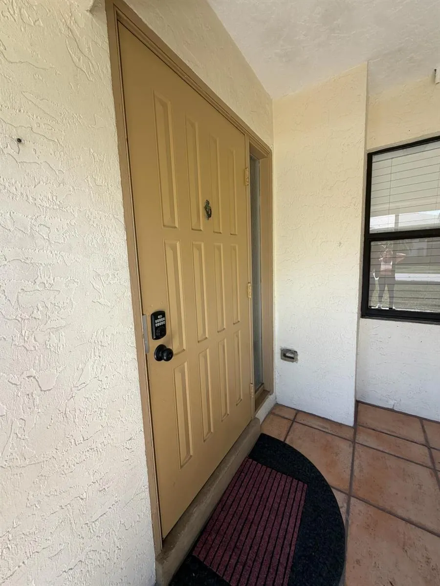 107 HALF MOON CIRCLE #D Jupiter, FL 33458