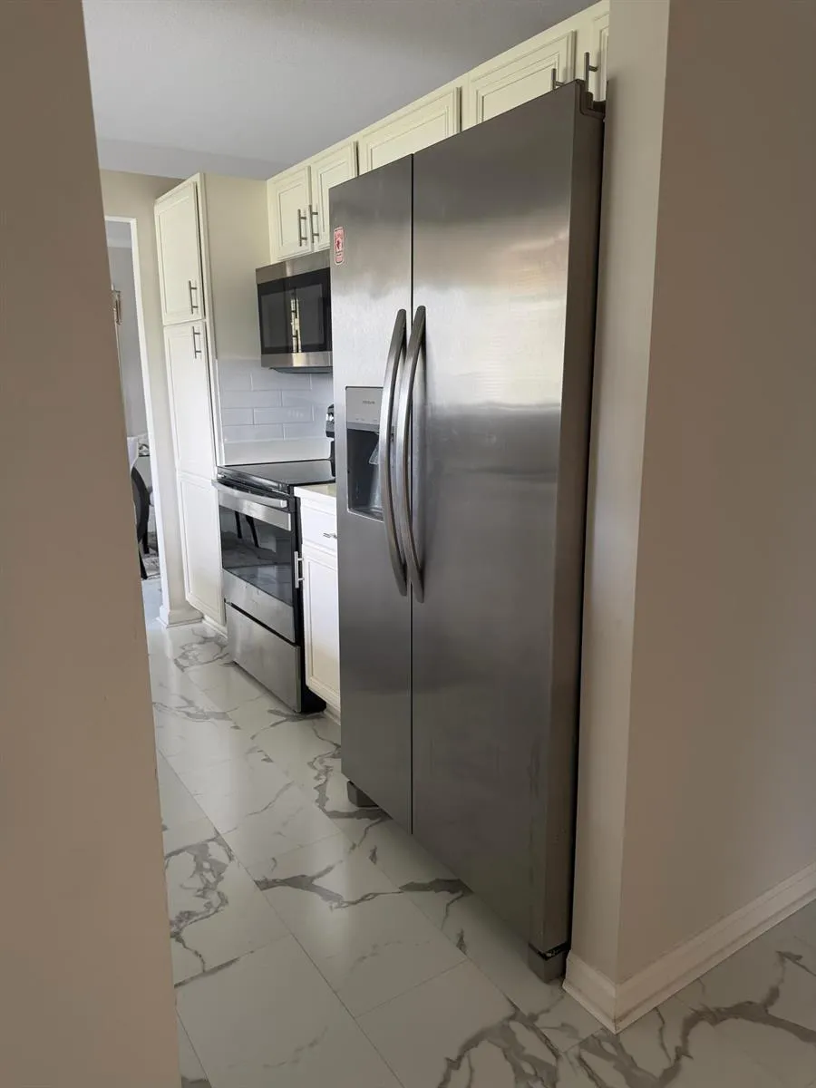 107 HALF MOON CIRCLE #D Jupiter, FL 33458