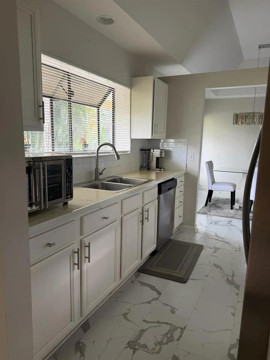 107 HALF MOON CIRCLE #D Jupiter, FL 33458