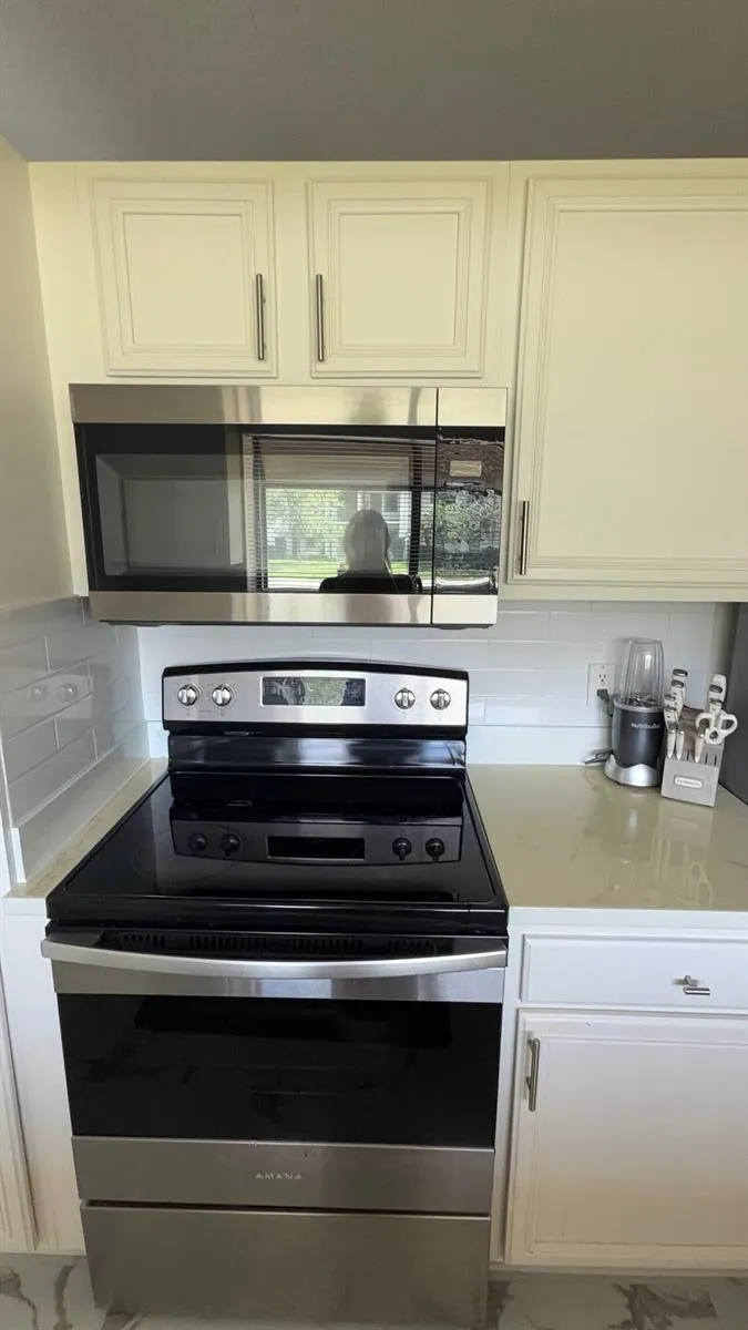 107 HALF MOON CIRCLE #D Jupiter, FL 33458