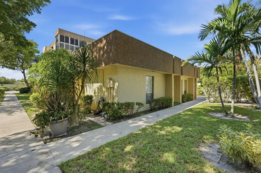 367 S Federal Highway #A209 Deerfield Beach, FL 33441
