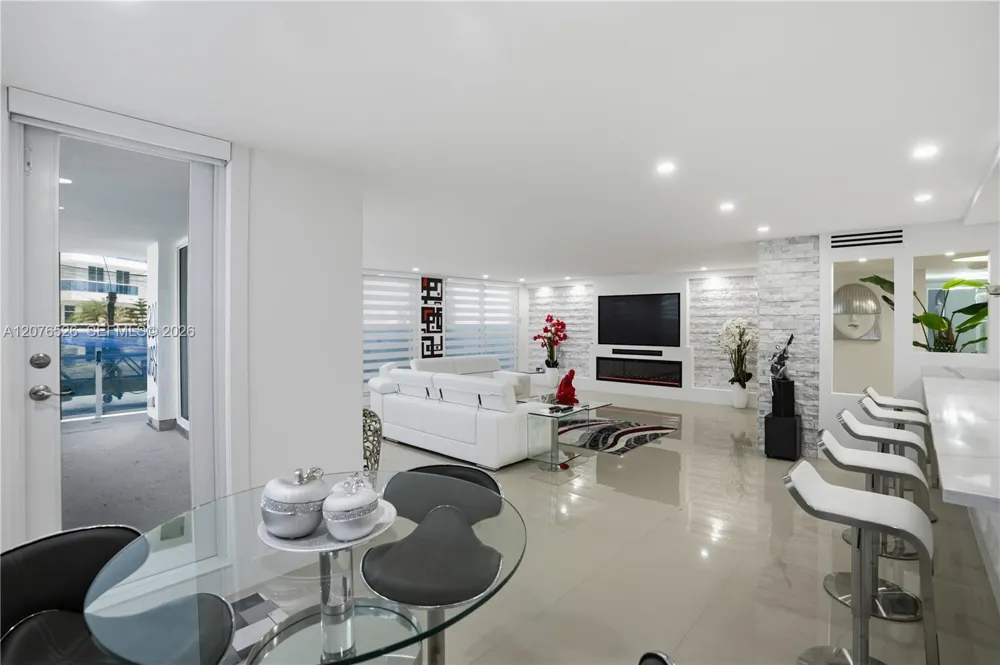 2751 S Ocean Dr #301S Hollywood, FL 33019