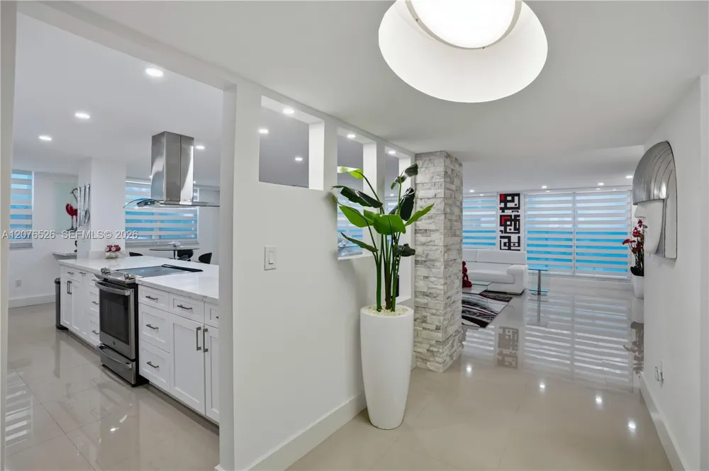 2751 S Ocean Dr #301S Hollywood, FL 33019