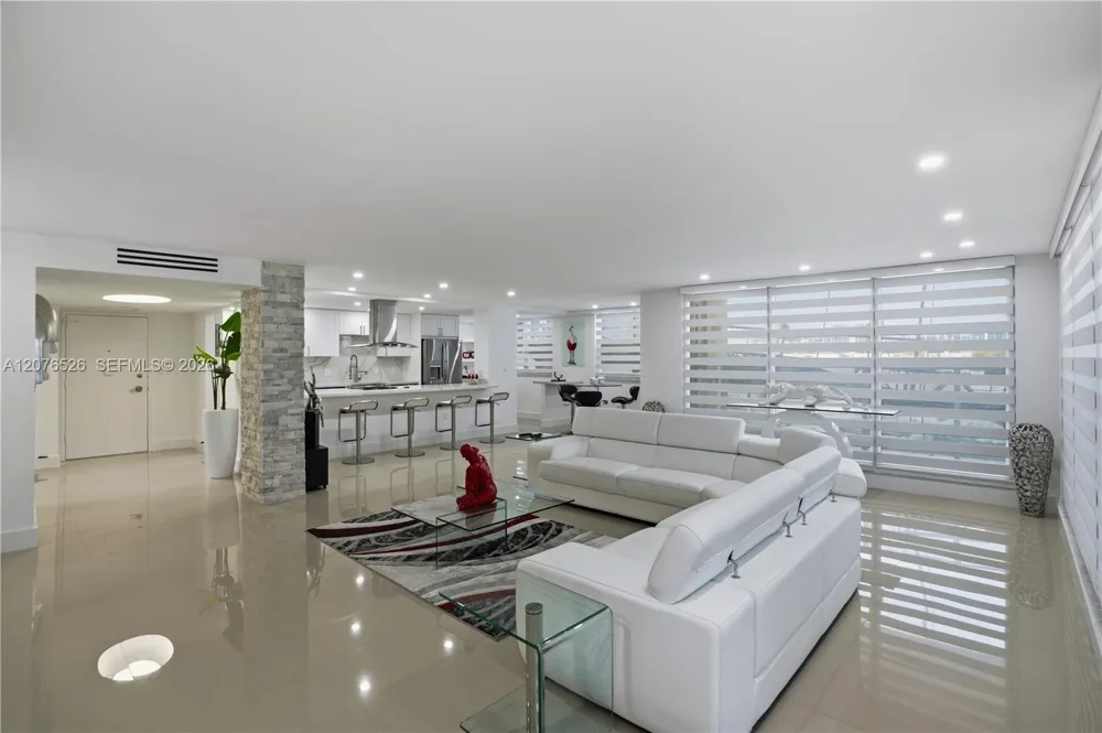 2751 S Ocean Dr #301S Hollywood, FL 33019
