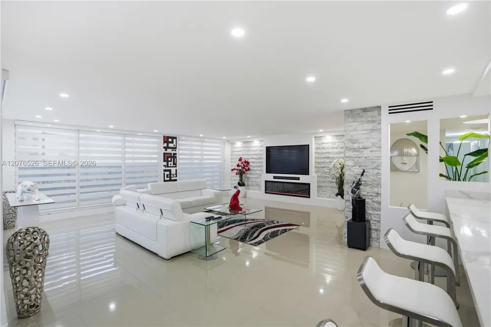 2751 S Ocean Dr #301S Hollywood, FL 33019