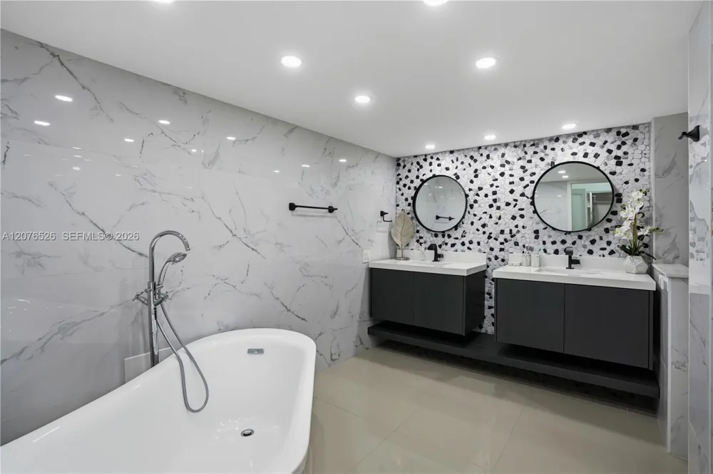 2751 S Ocean Dr #301S Hollywood, FL 33019