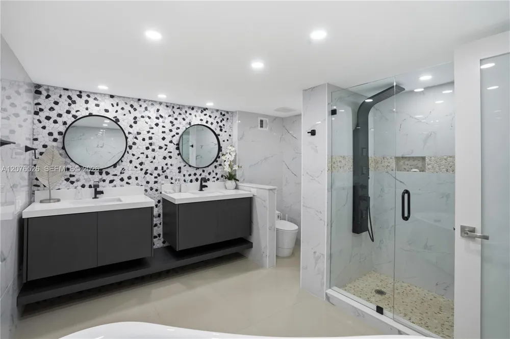 2751 S Ocean Dr #301S Hollywood, FL 33019