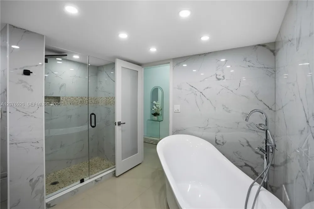 2751 S Ocean Dr #301S Hollywood, FL 33019