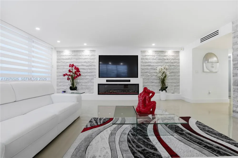 2751 S Ocean Dr #301S Hollywood, FL 33019
