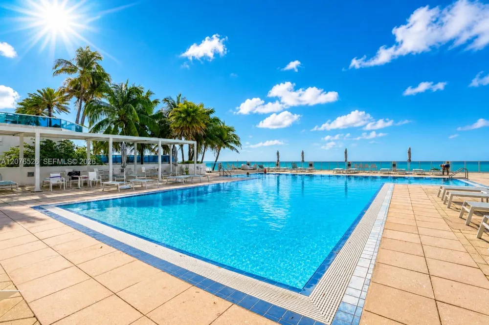 2751 S Ocean Dr #301S Hollywood, FL 33019