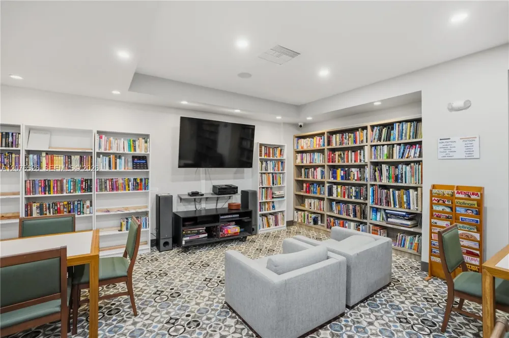 2751 S Ocean Dr #301S Hollywood, FL 33019