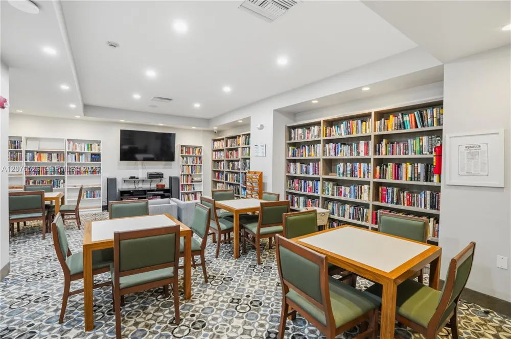 2751 S Ocean Dr #301S Hollywood, FL 33019