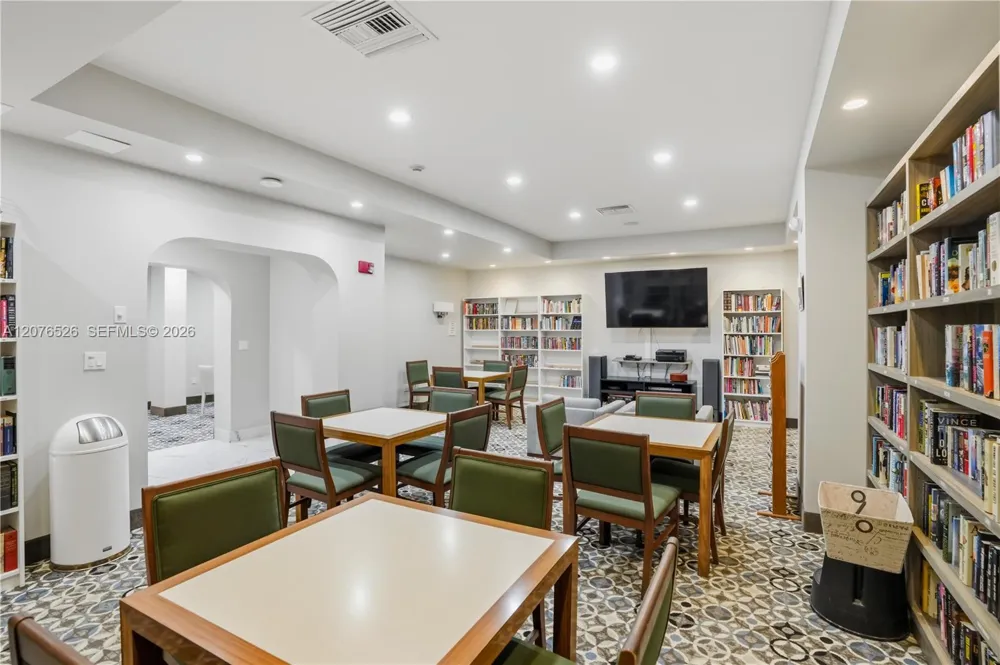 2751 S Ocean Dr #301S Hollywood, FL 33019